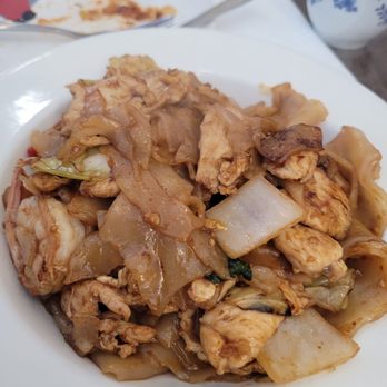 Ricepot Thai Cookhouse - Chicken drunken noodle - Thai Near Me - Brooklyn, New York Ricepot Thai Cookhouse - Chicken drunken noodle - Thai Near Me - Brooklyn, New York