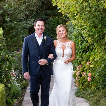Bella Bridal Napa Valley - First Look - V. Sattui Winery! - Makeup Artists Near Me - Napa, California Bella Bridal Napa Valley - First Look - V. Sattui Winery! - Makeup Artists Near Me - Napa, California