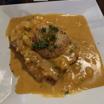 Cayo Esquivel Seafood - Mahi with Pineapple sauce - Seafood Near Me - Hialeah Gardens, Florida Cayo Esquivel Seafood - Mahi with Pineapple sauce - Seafood Near Me - Hialeah Gardens, Florida