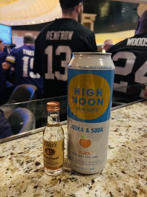 Rhythm & Riffs Lounge by null