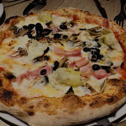 La Raviolina - Ham and artichoke pizza