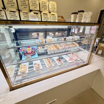 Tous Les Jours - Pastry case - Desserts Near Me - Willow Grove, Pennsylvania