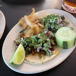 El Trompo Taco Shop - Street Tacos