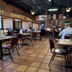 Howards BBQ & Catering - Inside