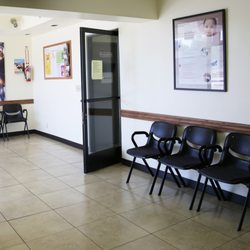 Clinica Humanitaria - Waiting area