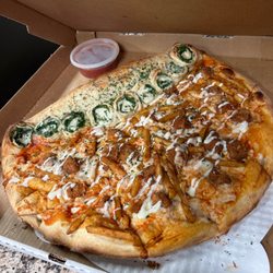 Munchy’s Pizza & Wings - Triple threat buffalo twist pizza
