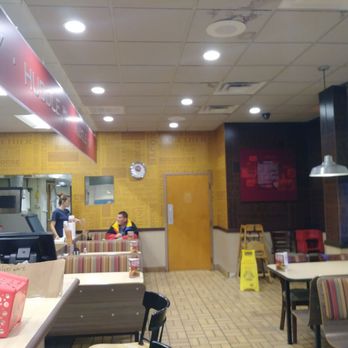 Huddle House - Part of the dining room. - Breakfast & Brunch Near Me - Alexandria, Alabama