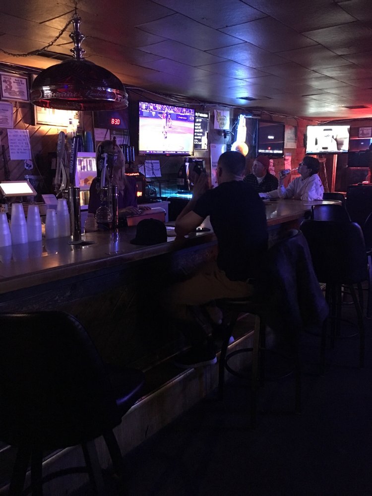 CURLY’S BAR & GRILL Sports Bars 2683 N Water St, Decatur, IL