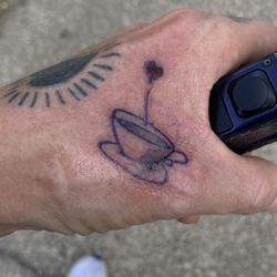 Ink and Dagger Tattoo Company - Do NOT come here for good tattoo work.