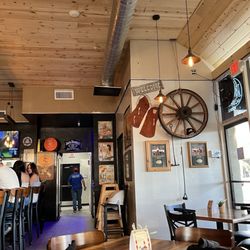 The Ranch Bar and Grill - Tucson - Beautiful interior