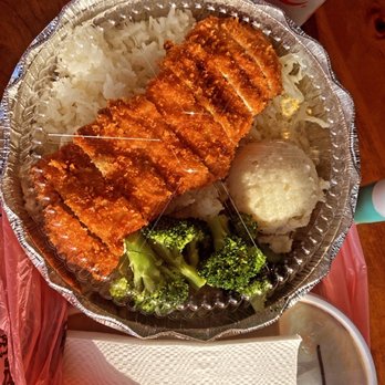 Curryfornia - Pork Cutlet Curry with side of broccoli & mashed potato, Extra spicy Curry - Japanese Curry Near Me - Torrance, California Curryfornia - Pork Cutlet Curry with side of broccoli & mashed potato, Extra spicy Curry - Japanese Curry Near Me - Torrance, California
