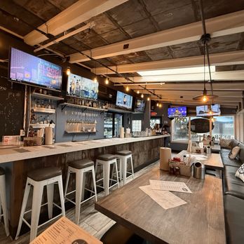 Atlantic Beer & Oyster - Indoor dining - Seafood Near Me - Winter Park, Florida Atlantic Beer & Oyster - Indoor dining - Seafood Near Me - Winter Park, Florida