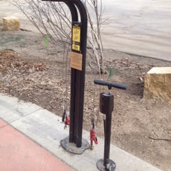 Ashworth Park - Bike fix station