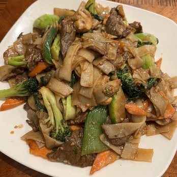 Pho Mai Tai - Beef and broccoli noodles - Vietnamese Near Me - Houston, Texas Pho Mai Tai - Beef and broccoli noodles - Vietnamese Near Me - Houston, Texas