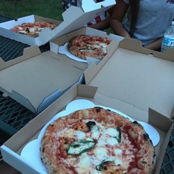Il Vicino Wood Oven Pizza - College Hill - Pizza Pizza Margherita Pizze