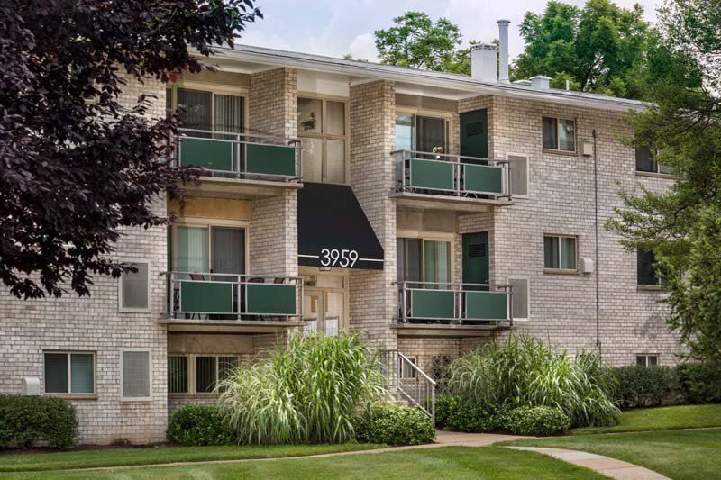 PINEWOOD PLAZA APARTMENTS Updated September 2024 14 Photos 3963