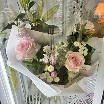 SRVD Floral Lounge - Gorgeous Light pink roses - Florists Near Me - Chicago, Illinois SRVD Floral Lounge - Gorgeous Light pink roses - Florists Near Me - Chicago, Illinois