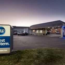 Best Western Red Carpet Inn - Exterior Night