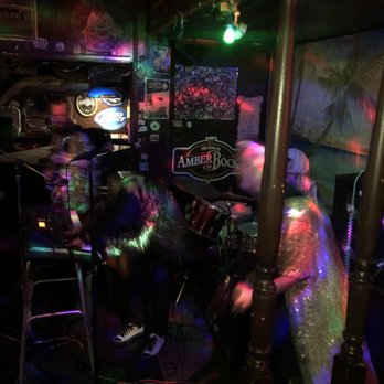 Harold's Place - QUEEN'S NIGHT SHIFT - Dive Bars Near Me - San Pedro, California