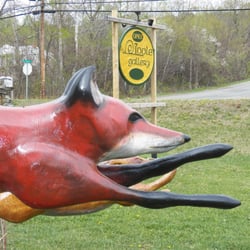 O'Toole Gallery & Celtic Fox Studio - Kerry O'Toole is famous for his large woorden sculpture