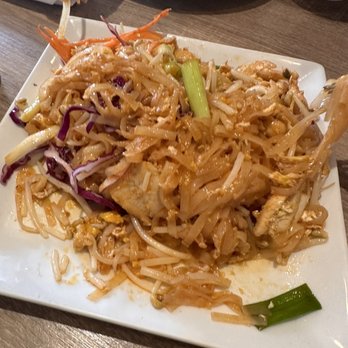 Cancoon Thai Restaurant - Chicken Pad Thai - Thai Near Me - Bellflower, California Cancoon Thai Restaurant - Chicken Pad Thai - Thai Near Me - Bellflower, California