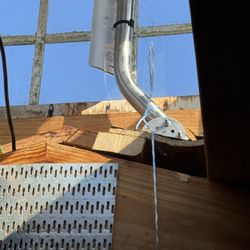 G-flo Tech - Outdoor Wi-fi Bridge install on a farm to connect farm home to barn.