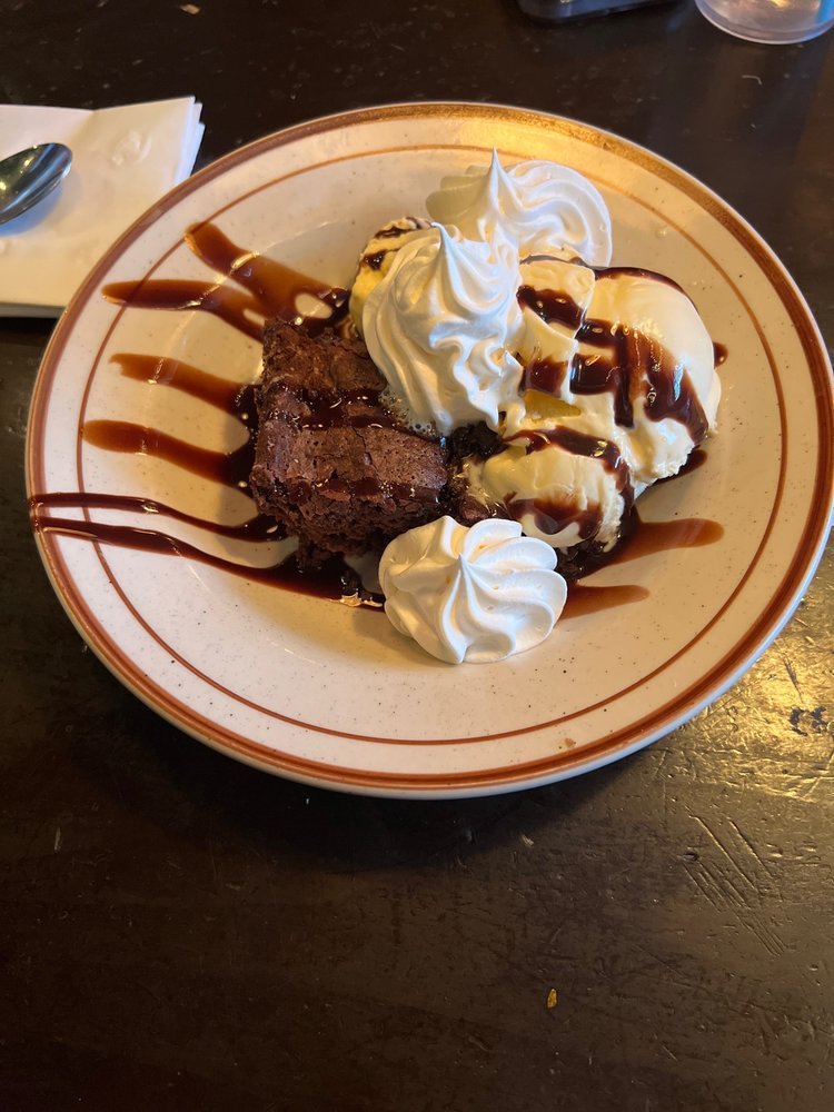 Social spots from Jake Hafner’s Restaurant & Tavern