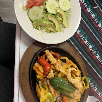 El Buen Amigo - Chicken fajitas. It comes with rice and beans and tortillas. I ordered a side salad. - Mexican Near Me - Scranton, Pennsylvania El Buen Amigo - Chicken fajitas. It comes with rice and beans and tortillas. I ordered a side salad. - Mexican Near Me - Scranton, Pennsylvania