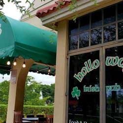 Holloways Irish Pub 2