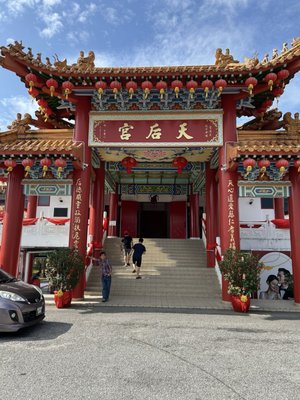 Thean Hou Temple by null