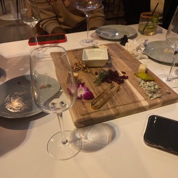 Wine 210 - Wine, charcuterie board, spicy martini - Wine Bars Near Me - San Antonio, Texas Wine 210 - Wine, charcuterie board, spicy martini - Wine Bars Near Me - San Antonio, Texas