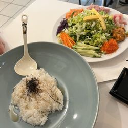 Korean chirashi don