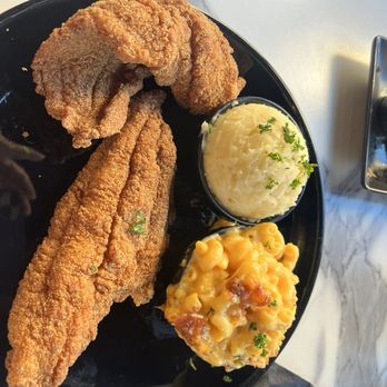 Jordyn's Soul Cafe - Catfish, Mac and cheese and mashed potatoes - Soul Food Near Me - Chicago, Illinois