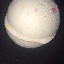 Lush Cosmetics - Dragon's egg bath bomb