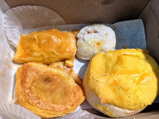 Mei Sum Bakery by null
