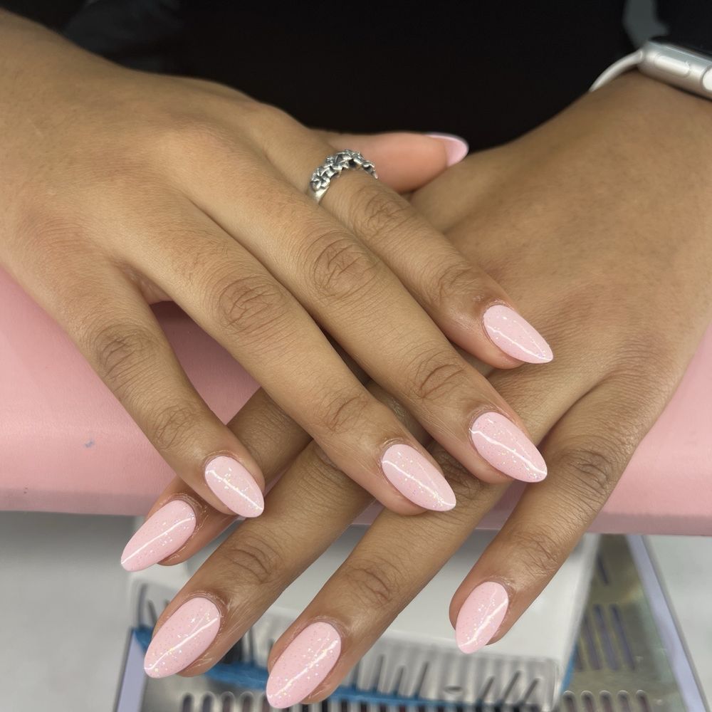 Always go to Helen, she does an amazing job! I love the service provided :) Always go to Helen, she does an amazing job! I love the service provided :)