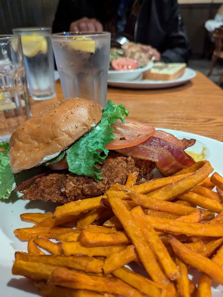 Parkside Pub & Grill