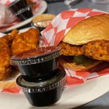 Smackbird Hot Chicken - Chicken Shop Near Me - Dallas, Texas Smackbird Hot Chicken - Chicken Shop Near Me - Dallas, Texas