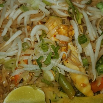 Kai Yang - Vegetable pad thai - Thai Near Me - Montclair, New Jersey