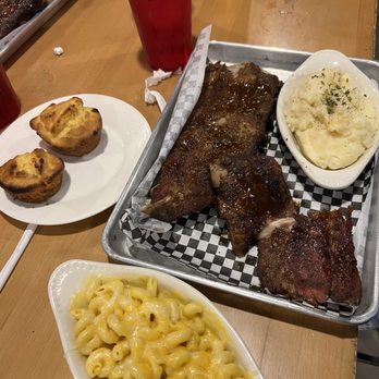 The 411 Pub - Slab Ribs - Pubs Near Me - Goodrich, Michigan
