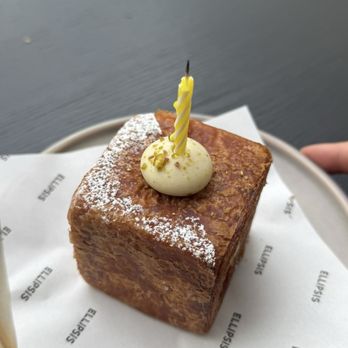 Ellipsis - Pistachio cube - Cafes Near Me - Vancouver, British Columbia