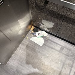 Henry On the Park - Dirty elevator smells so bad you'll hold your breath all the way down or up