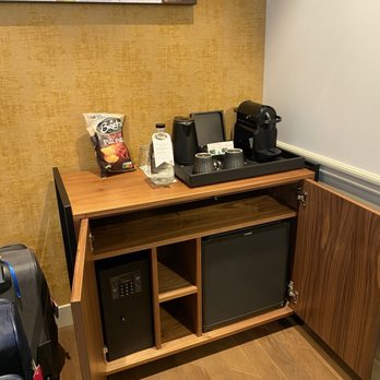 Victoria Palace Hôtel - Daily coffee tea and fridge - Hotels Near Me - Paris, 75 Victoria Palace Hôtel - Daily coffee tea and fridge - Hotels Near Me - Paris, 75
