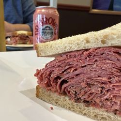 Woodro Kosher Delicatessen & Restaurant - Pastrami with a Friend