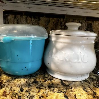 Marces Cleaning Service - Grease splatter after deep clean. - Home Cleaning Near Me - North Hollywood, California Marces Cleaning Service - Grease splatter after deep clean. - Home Cleaning Near Me - North Hollywood, California