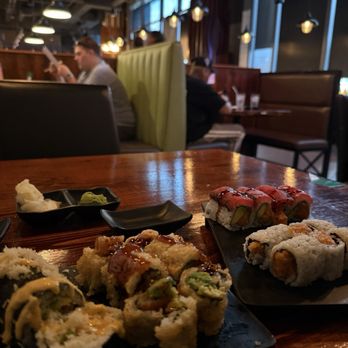 Sushi Hana - Black Blk Pepp Tuna Roll (D) - Sushi Bars Near Me - Charlotte, North Carolina
