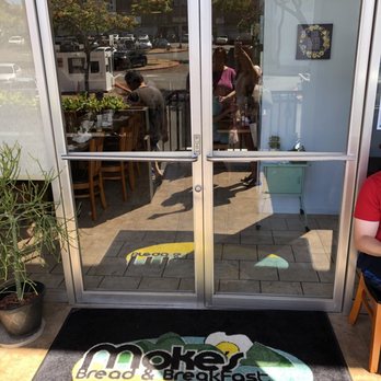Moke’s Bread And Breakfast - The entrance to Moke's B&B is on the second floor. Park in the Kaimuki Municpal Lot to access. - Breakfast & Brunch Near Me - Honolulu, Hawaii