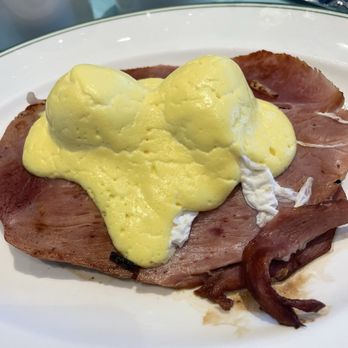 Sadelle's - Eggs Benedict with plenty of ham! - Breakfast & Brunch Near Me - Las Vegas, Nevada Sadelle's - Eggs Benedict with plenty of ham! - Breakfast & Brunch Near Me - Las Vegas, Nevada