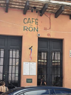 Café con Ron by null