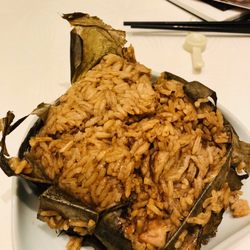 八月花 - Braised Rice with Lotus Leaf